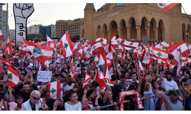 Lübnan'da protestoculardan eylemlere devam çağrısı
