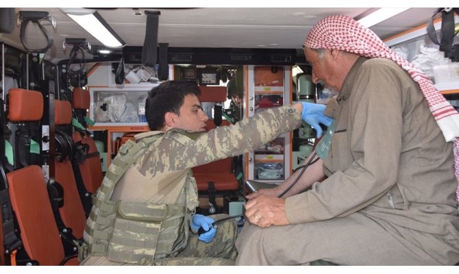 Tel Abyad ve Rasulayn'da köy köy sağlık taraması yapılıyor