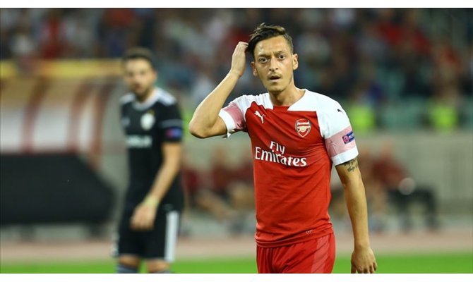 Mesut Özil'e saldıran kişiye 10 yıl hapis cezası verildi