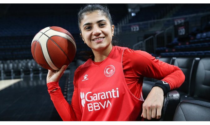 Milli basketbolcu Merve Aydın Fransa'da oynamanın mutluluğunu yaşıyor