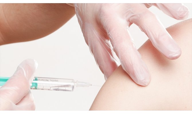 Alerjik hastalıklardan üç yıllık aşı tedavisiyle kurtulmak mümkün