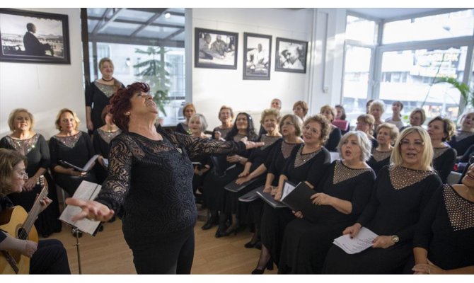 Amatör olarak başladılar 20 yıldır birlikte şarkı söylüyorlar