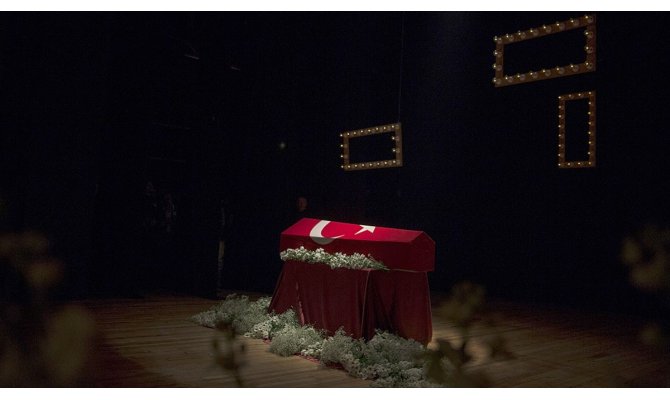 Usta oyuncu Yıldız Kenter için Kenter Tiyatrosunda tören