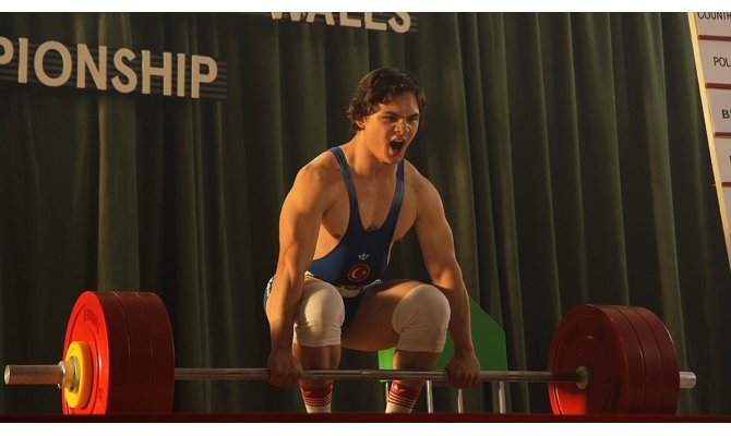 Cep Herkülü: Naim Süleymanoğlu izleyiciyle buluşuyor