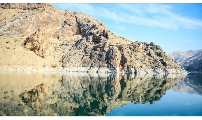 Fırat Nehri'nin 'saklı kanyonları' göz kamaştırıyor