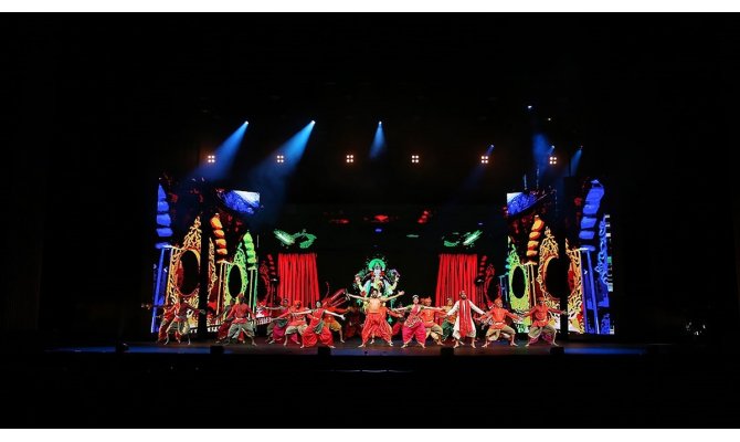 'Beyond Bollywood' müzikali Türkiye'de ilk kez bu akşam sahnelenecek