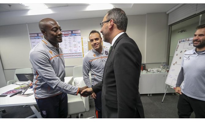 Bakan Kasapoğlu'ndan Medipol Başakşehir'e ziyaret