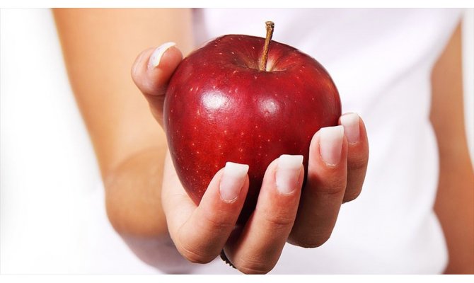 'Bir kase yoğurt yiyorsak yanında elma da tüketin'