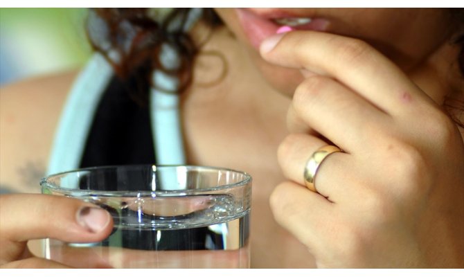 'İlacı bol suyla almak emilimini hızlandırıyor'