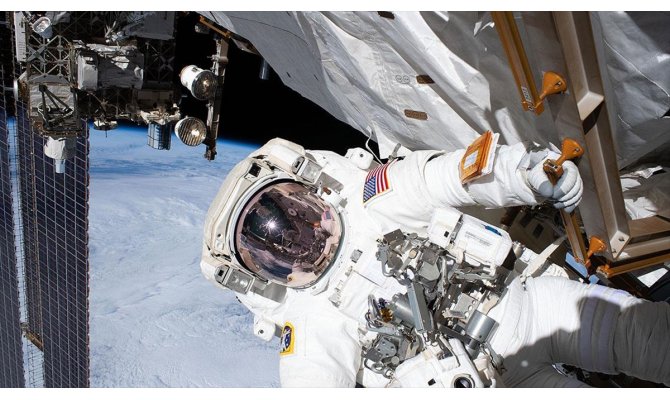 Uluslararası Uzay İstasyonu'ndaki astronotlar uzay yürüyüşüne çıktı