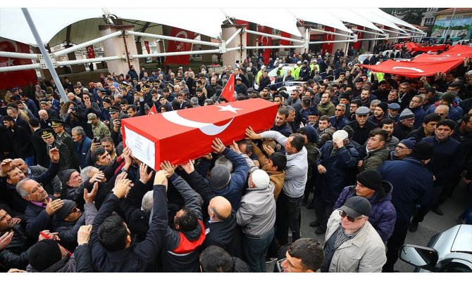 Şehit uzman çavuş Özmen son yolculuğuna uğurlandı