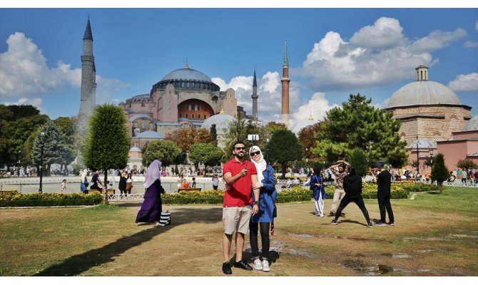 İstanbul'a 10 ayda 12 milyon 690 bin yabancı turist geldi