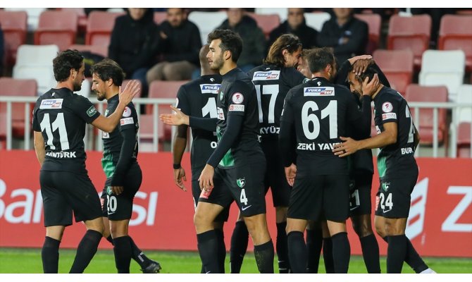 Yukatel Denizlispor kupada avantajı kaptı
