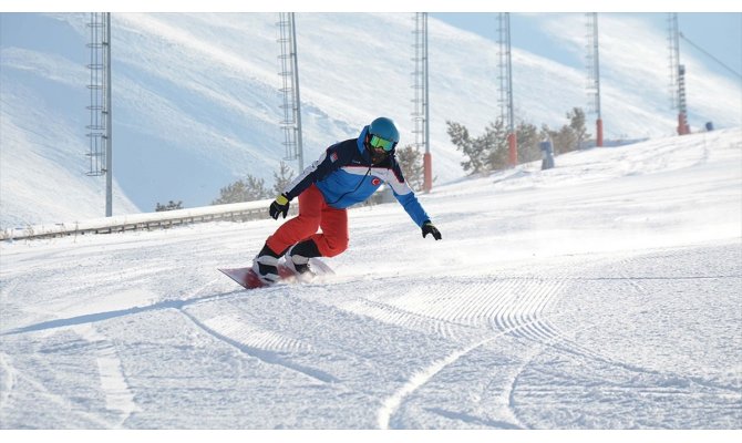 Palandöken toplamda 100 kilometreyi bulan pistleriyle sezona 'merhaba' diyecek