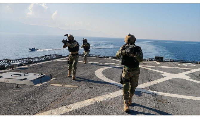 'Timsahlar'ın derin sularda nefes kesen eğitimi