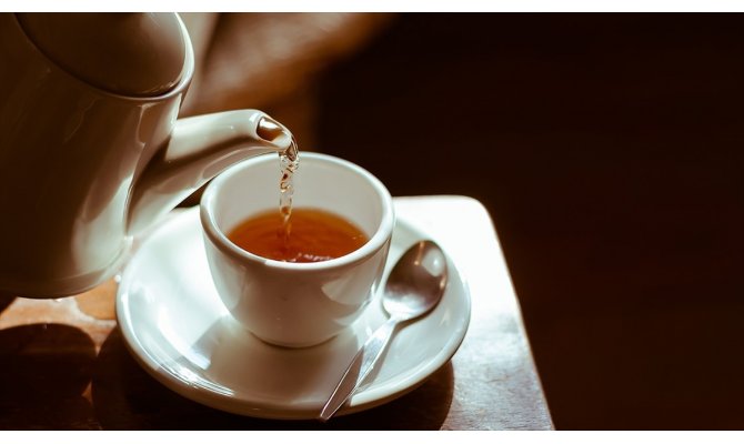 Boğazi tahrişine karşı limonlu su, karanfil ve ekinezya çayı