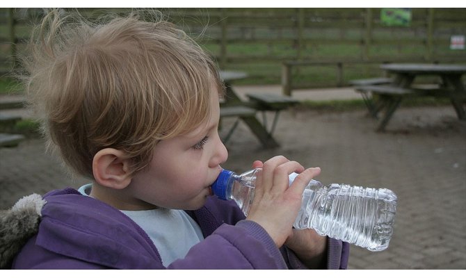 Çocukların günlük su tüketimi yetersiz