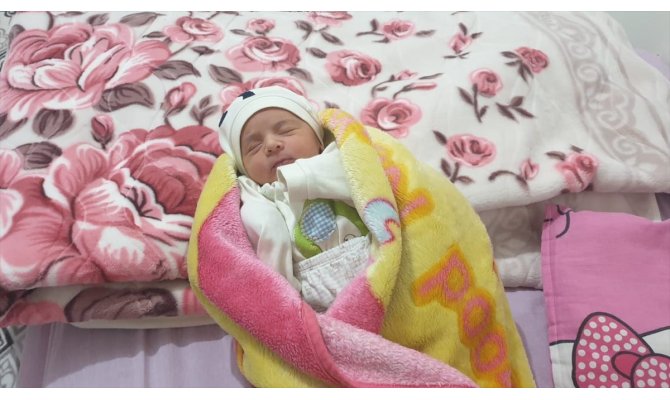 Şırnaklı aile, şehit Astsubay Esma Çevik'in adını kızlarında yaşatacak