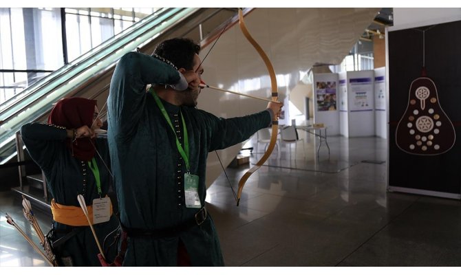 Kolombiya'da Geleneksel Türk Okçuluğu gösterisi