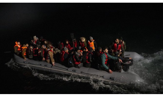 AA, Sahil Güvenlik ekiplerinin düzensiz göçle mücadelesini görüntüledi