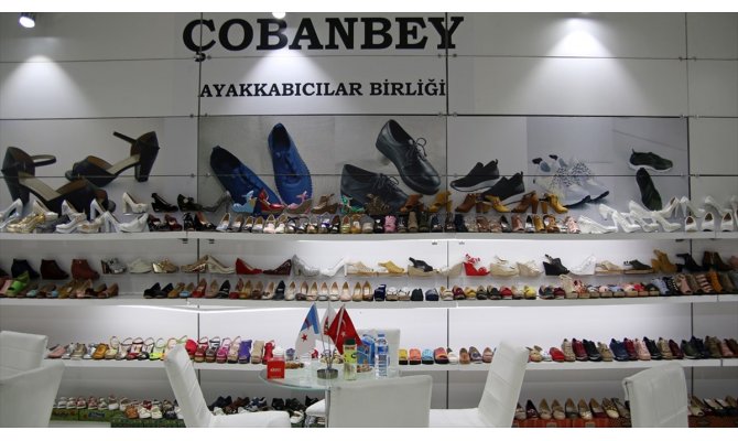 Terörden arındırılan Çobanbey ve Azez'de ayakkabı sektörü canlandı