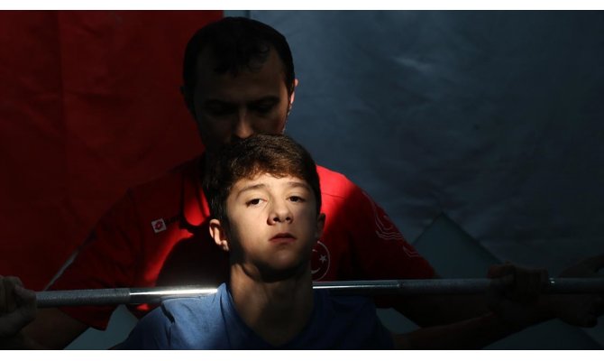 Ailece büyük yükün altına girdiler