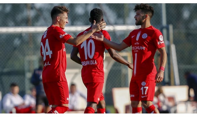 Antalyaspor, son 16 turuna yükseldi