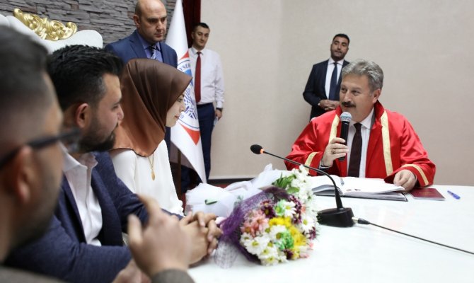 Nikahta 02.02.2020 yoğunluğu yaşanıyor