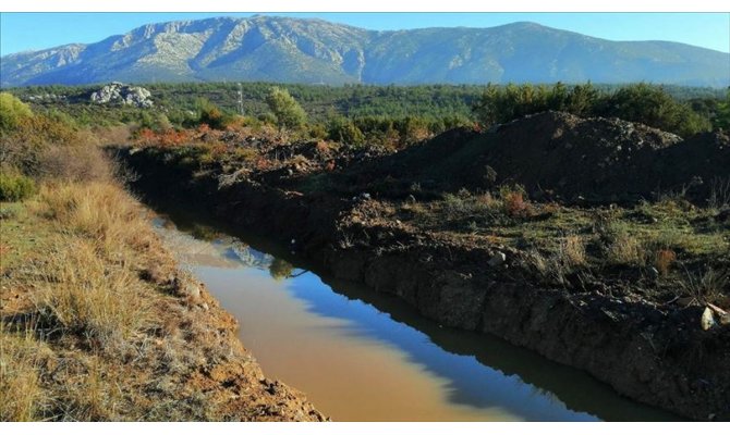 İris Gölü'nde açılan kanallar kapatılacak