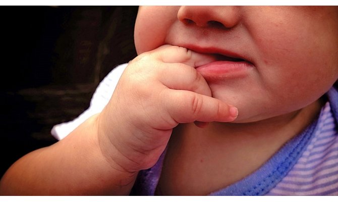 Bebeklerde kazaya bağlı 100 ölümden 7'si nefes borusuna kaçan yabancı cisimden