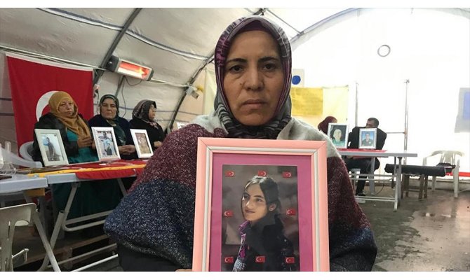 Diyarbakır annelerinden Demir: Evlatlarımızı o zalimlerin eline bırakmayacağız