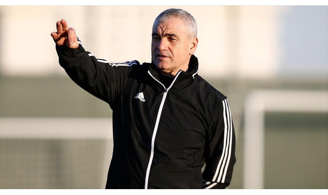 Demir Grup Sivasspor Teknik Direktörü Rıza Çalımbay transfer bekliyor