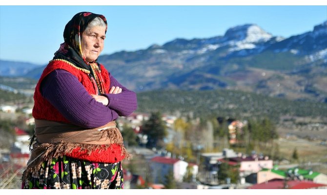 Toroslar'ın dağ köyünden beyaz perdeye uzanan ödüllü oyuncu: Ümmiye Koçak