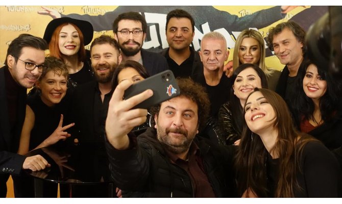 TRT'nin yeni dizisi 'Tutunamayanlar' izleyiciyle buluştu