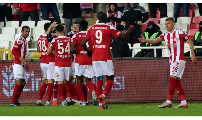 Sivasspor'dan kupada farklı galibiyet