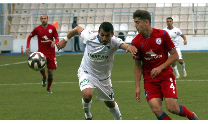 Altınordu Teknik Direktörü Hüseyin Eroğlu'ndan genç futbolcu Ravil Tagir'e övgü