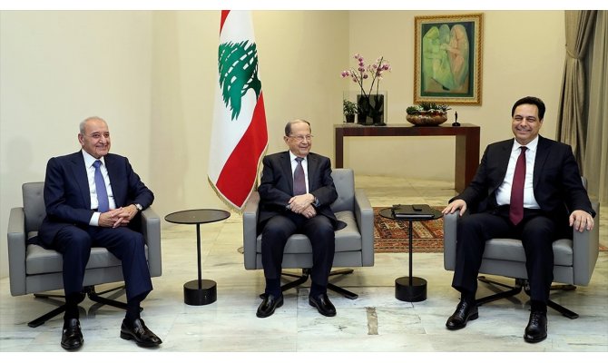 Lübnan'da protestolar eşliğinde kurulan 'kurtarma hükümeti'