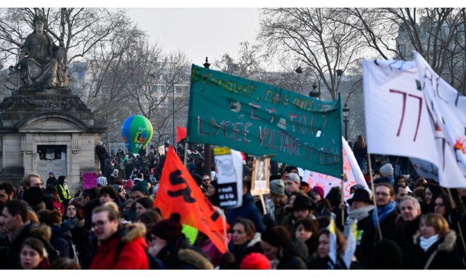 Fransa'da emeklilik reformuna karşı eylemler devam ediyor