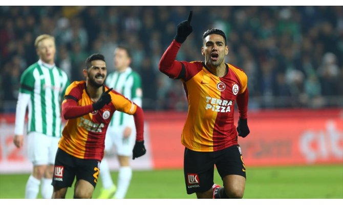 Galatasaray Konya deplasmanında 3 puanı 3 golle aldı