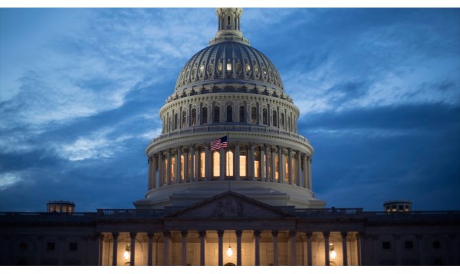 Senatodaki azil yargılamasında 16 saatlik soru-cevap maratonu başladı