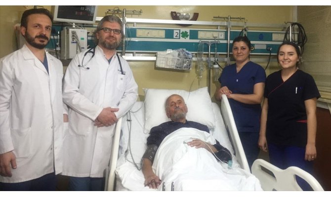 Sağ kalp kapak yetersizliği olan hastaya Türkiye'de ilk kez kapalı yöntemle müdahale