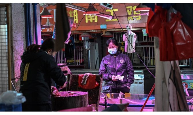 Çin'de okul ve bayram tatilleri uzuyor, şirketlerin işe başlama tarihi erteleniyor