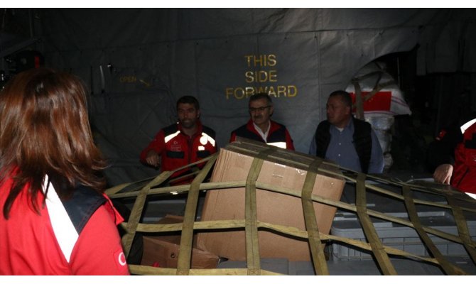 Çin'deki Türk vatandaşlarını getirecek askeri uçak Moğolistan'da