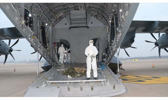 Çin'deki Türk vatandaşlarını yurda getirecek askeri uçak Vuhan'dan havalandı