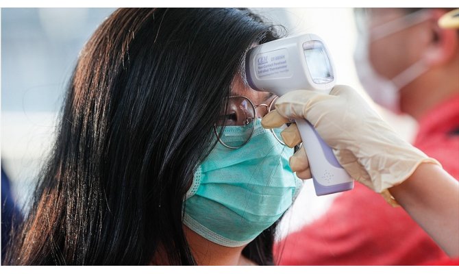 Hastalar, doktorlarına yeni tip koronavirüsü soruyor