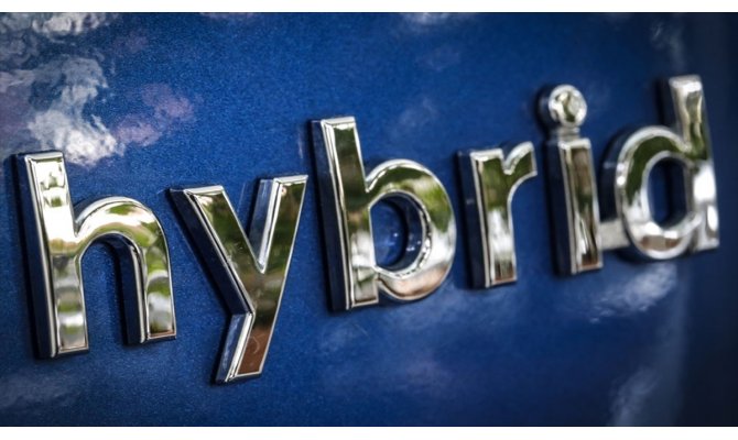 Elektrikli ve hibrit otomobil sayısı bir yılda üçe katlandı