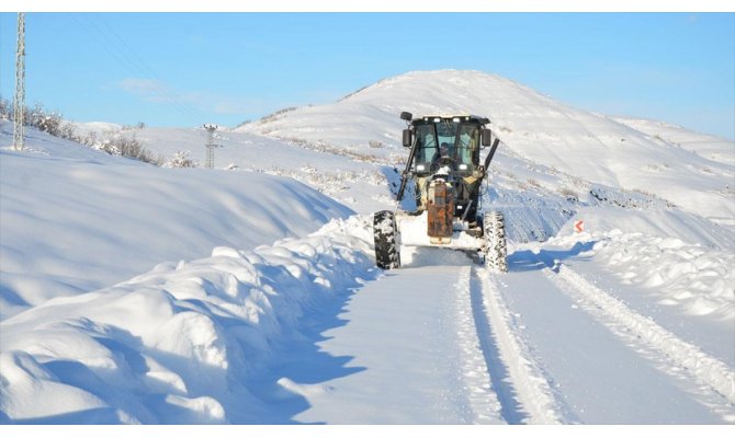 Van, Hakkari, Bitlis ve Muş'ta 954 yol yerleşim biriminin yolu açıldı