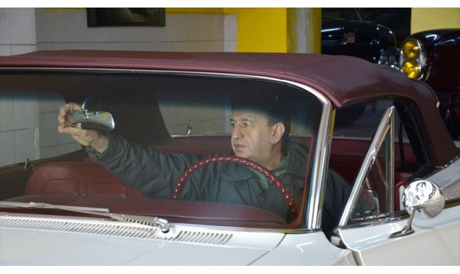 Gençlik tutkusu olan klasik otomobilleri 46 yıldır baştan yaratıyor