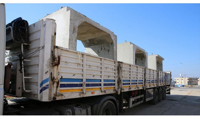 Suriye sınırındaki birliklere beton mevzi sevkiyatı