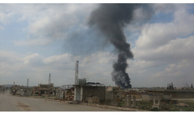 Esed İdlib'deki bombardımandan kaçan sivilleri vurdu: 7 ölü
